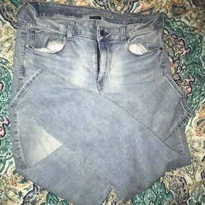 Light washed skinny jeans